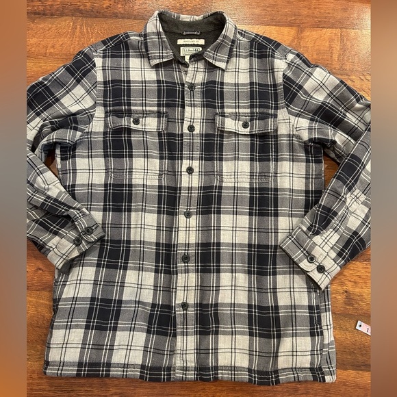 LL Bean Flannel Shirt Jacket Mens Medium Gray Black Plaid Fleece Lined Warm - Picture 1 of 8